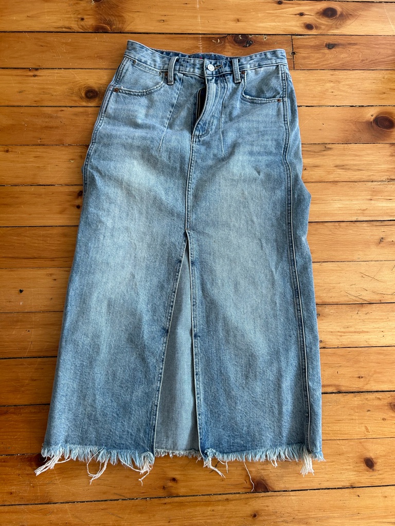 325 Lucky Brand Midi Denim Skirt 25